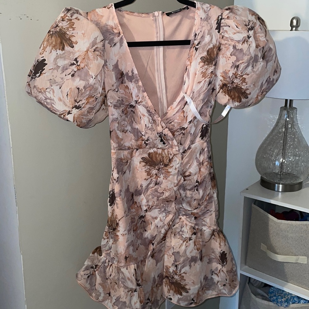 Puffed sleeve mini dress